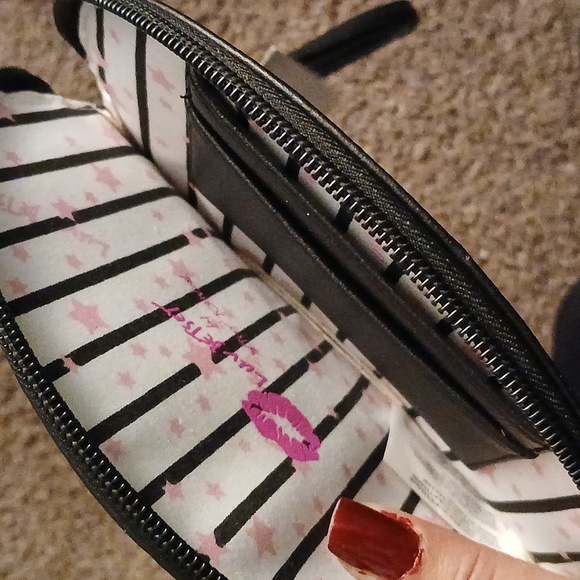 Betsey Johnson puppy dog coin purse - Picture 5 of 12